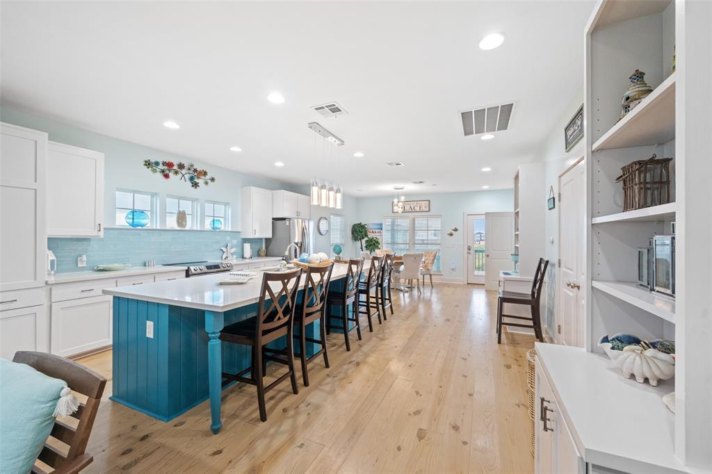 859 Main Street, Crystal Beach, Texas image 13