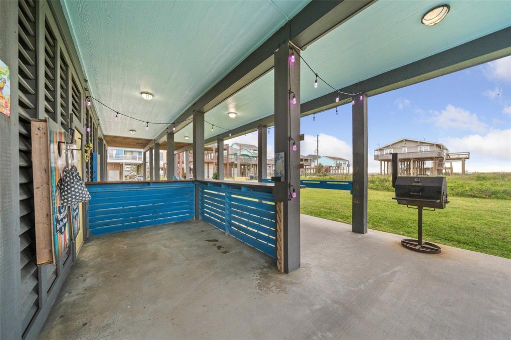859 Main Street, Crystal Beach, Texas image 4
