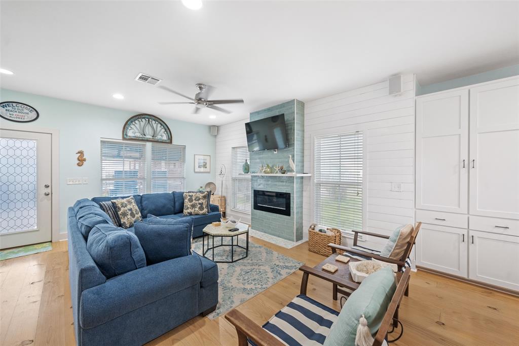 859 Main Street, Crystal Beach, Texas image 18