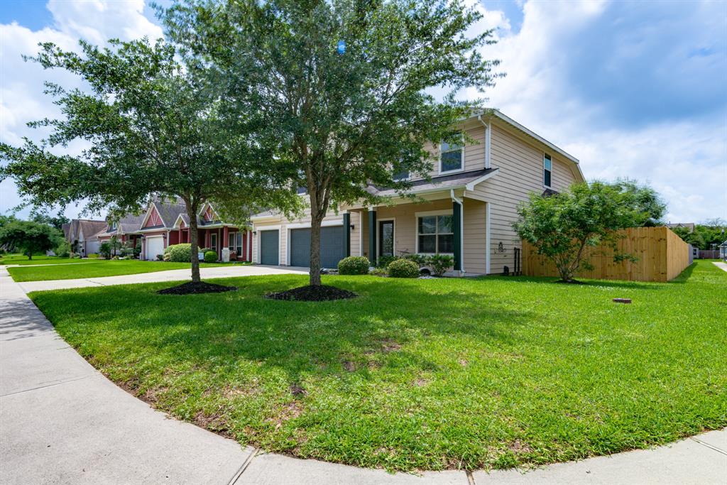 616 New London Drive, League City, Texas image 3