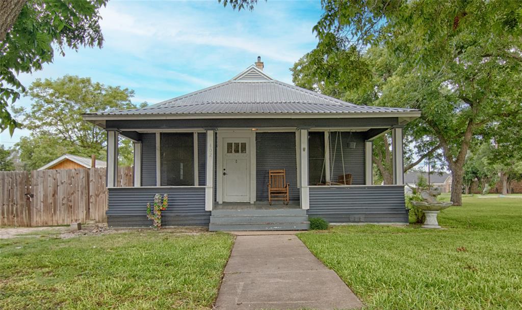 402 N Penn Street, Flatonia, Texas image 3