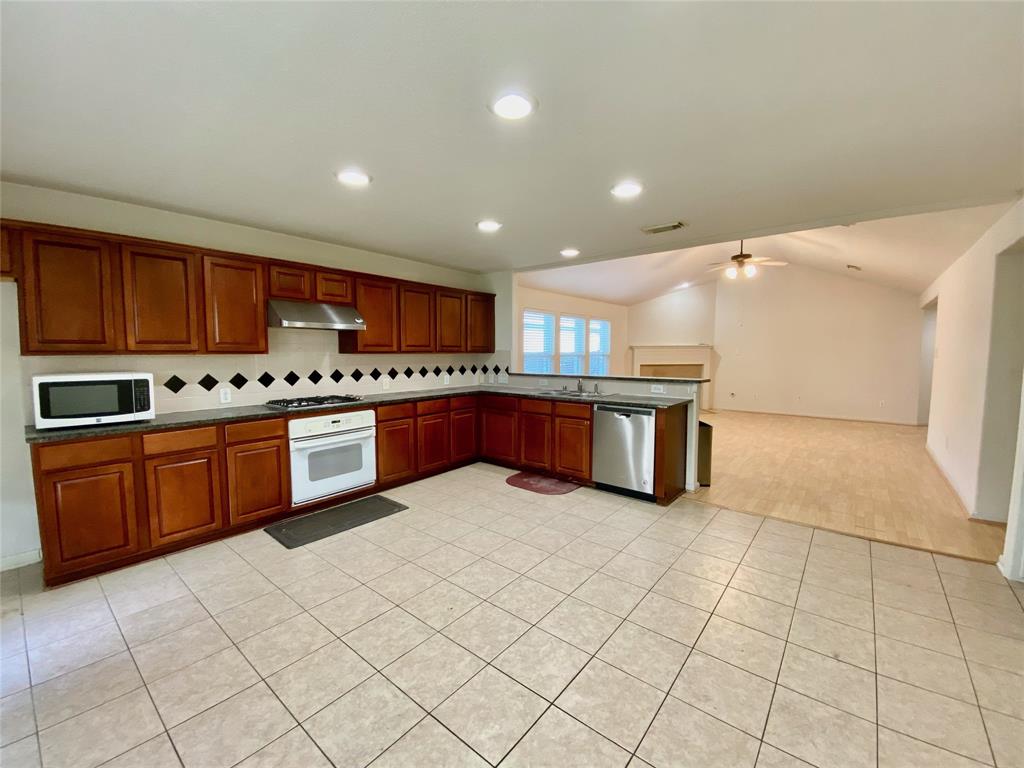 9414 Glendown Lane, Houston, Texas image 8