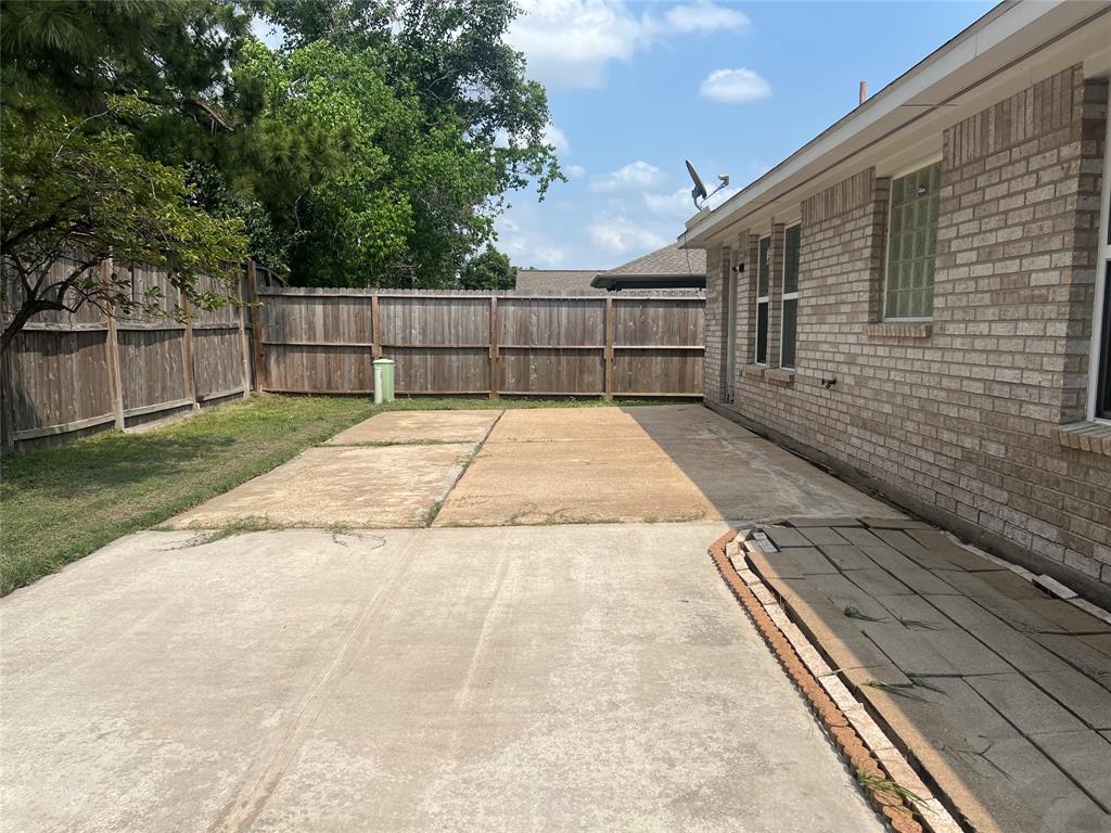 9414 Glendown Lane, Houston, Texas image 23