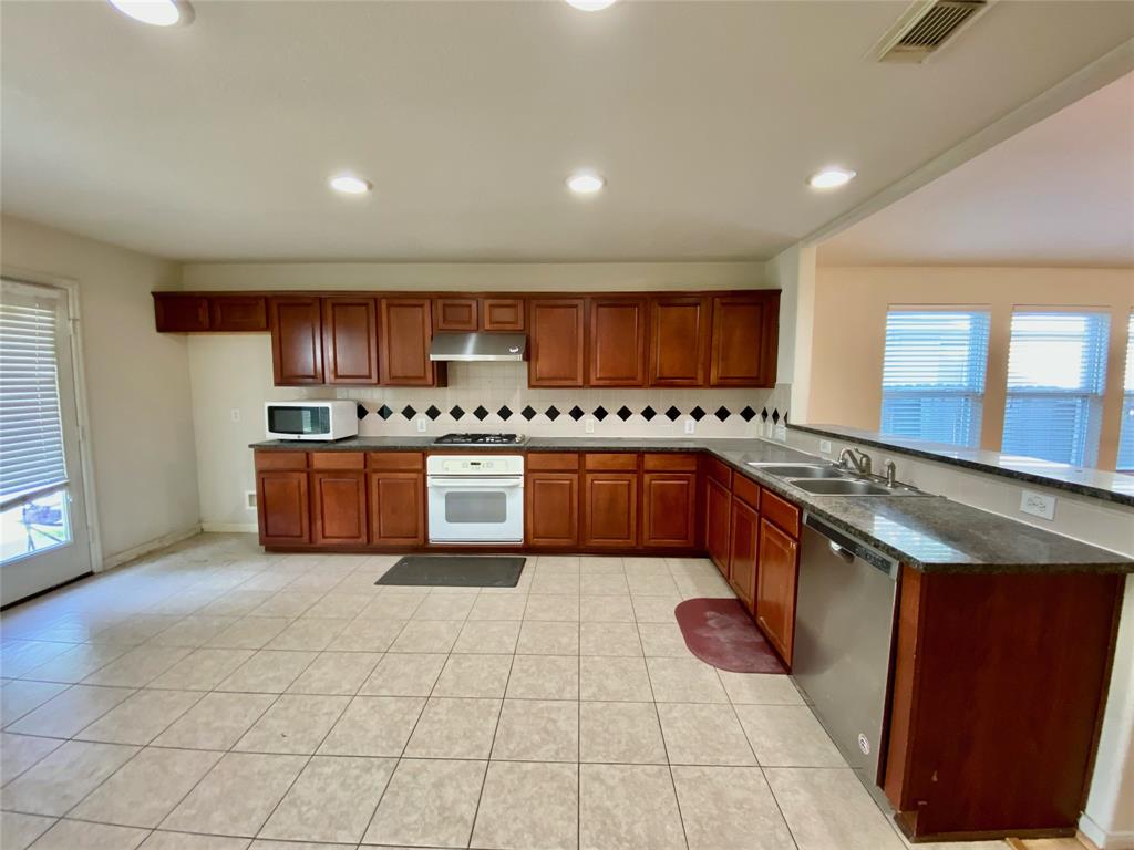 9414 Glendown Lane, Houston, Texas image 7