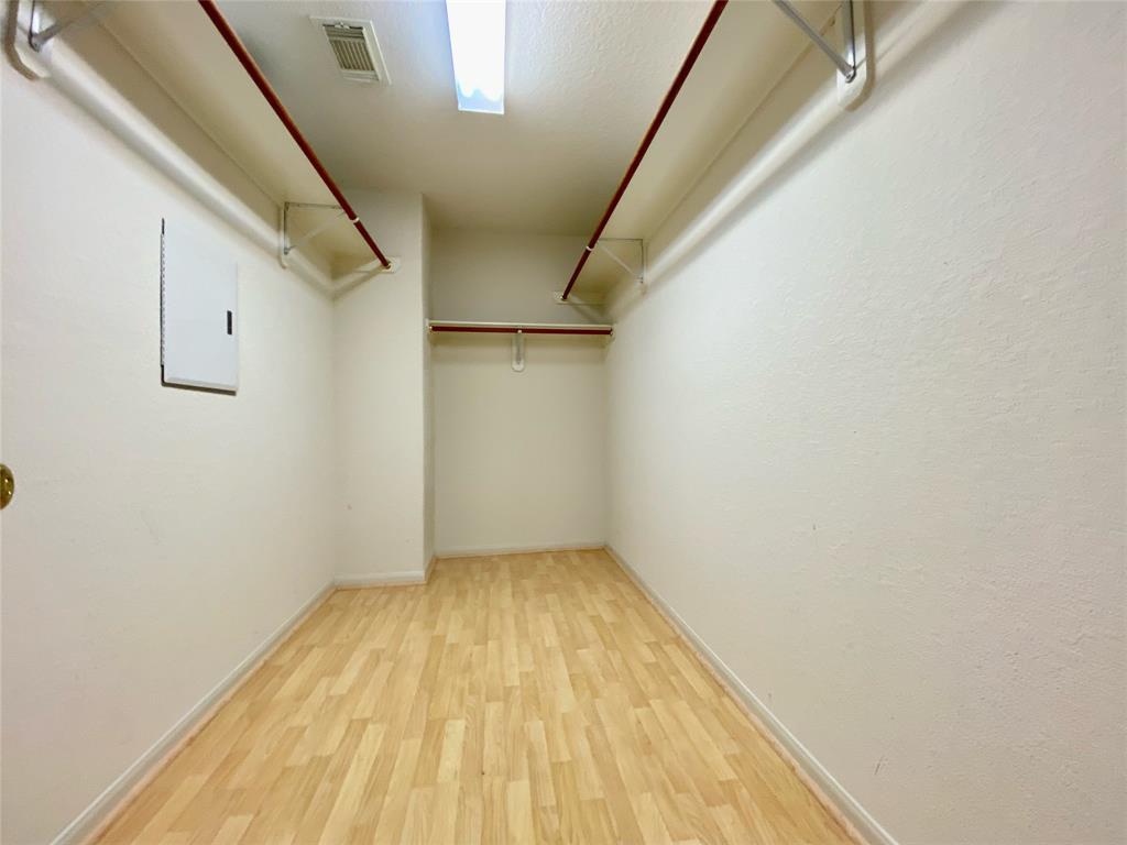 9414 Glendown Lane, Houston, Texas image 13
