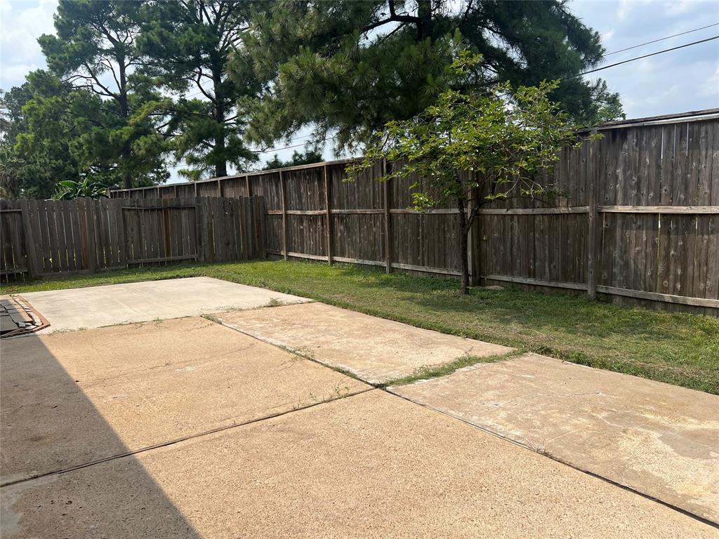 9414 Glendown Lane, Houston, Texas image 22
