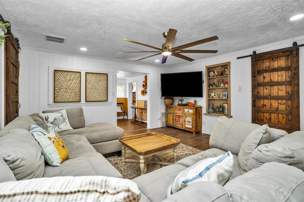 631 Clear Lake Road, Galveston, Texas image 17