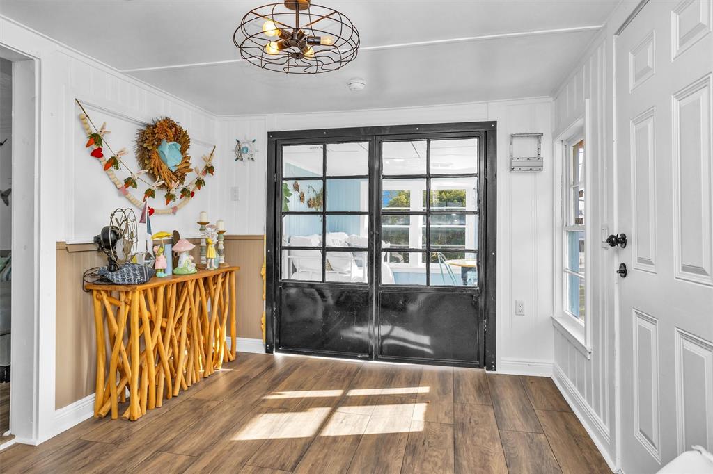 631 Clear Lake Road, Galveston, Texas image 6
