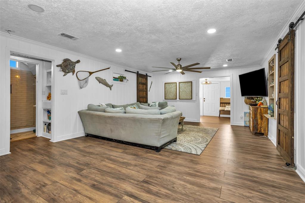 631 Clear Lake Road, Galveston, Texas image 16