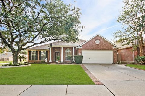 Single Family Residence in Spring TX 2403 Crescent Hollow Court.jpg
