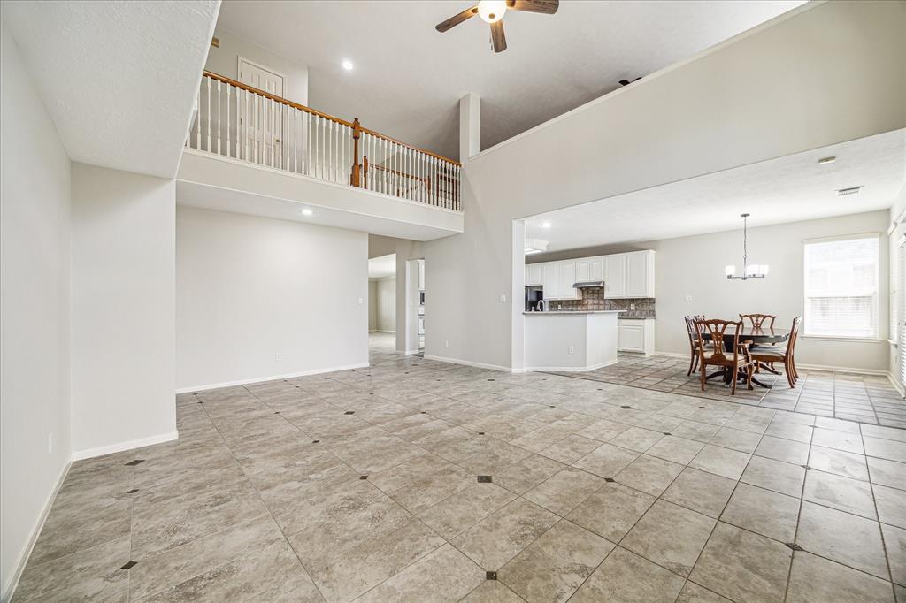 13822 Blue Vista Drive, Sugar Land, Texas image 6