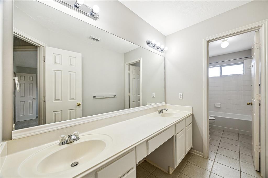 13822 Blue Vista Drive, Sugar Land, Texas image 28