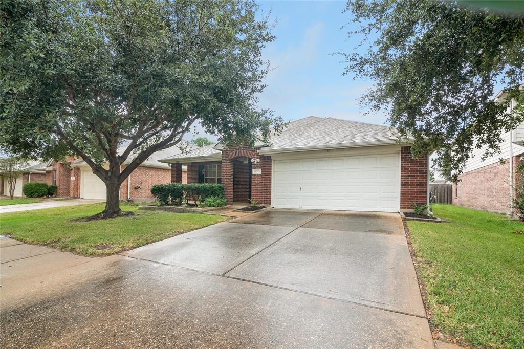 12002 Lucky Meadow Drive, Tomball, Texas image 3