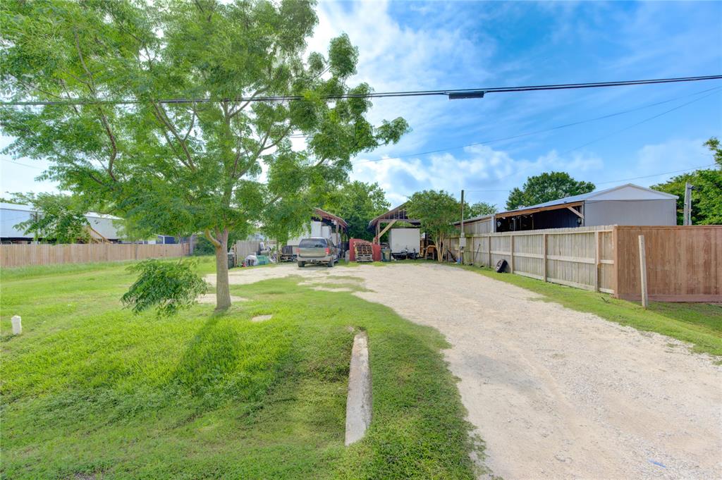 1001 12th Street, Dickinson, Texas image 4