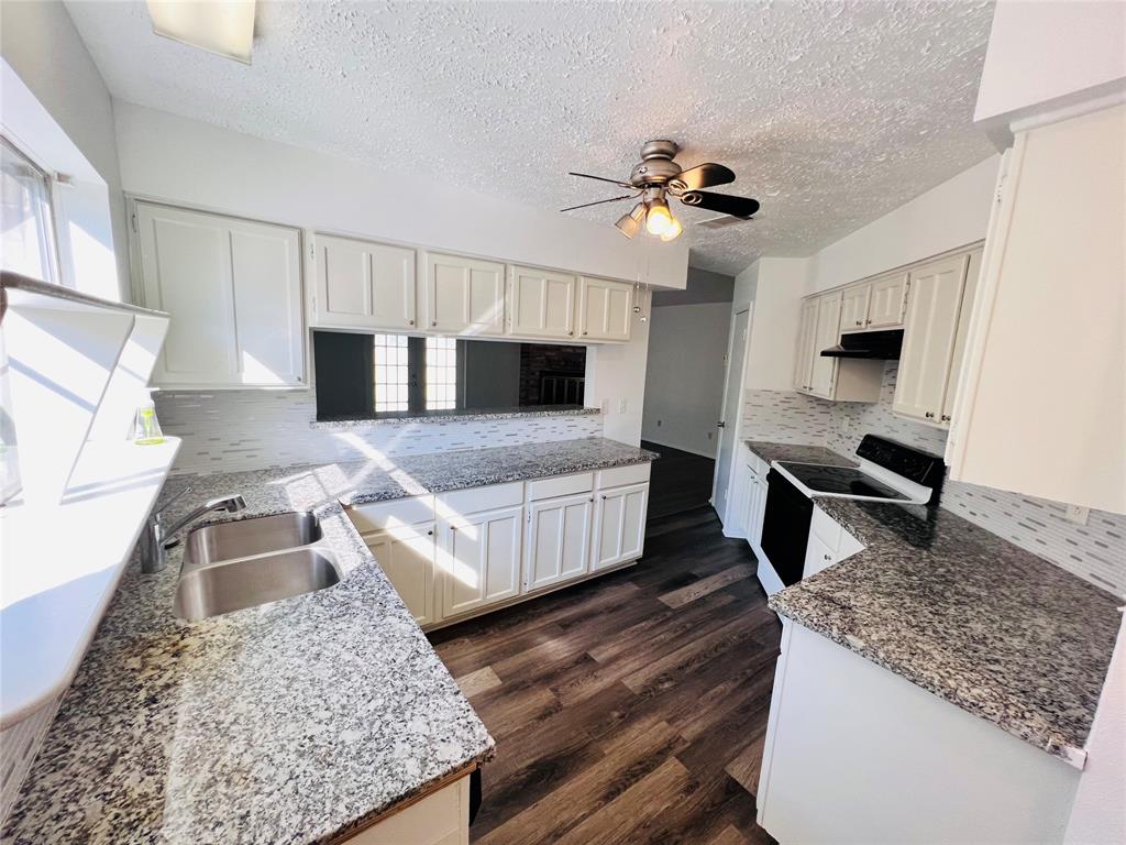 22215 Springgate Drive, Spring, Texas image 8