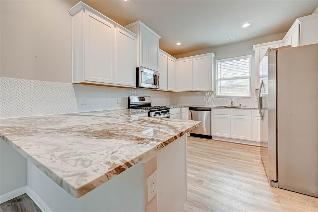 5819 Capri Forest Drive, Katy, Texas image 8