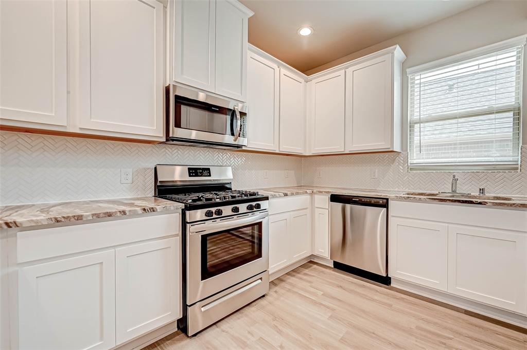 5819 Capri Forest Drive, Katy, Texas image 9