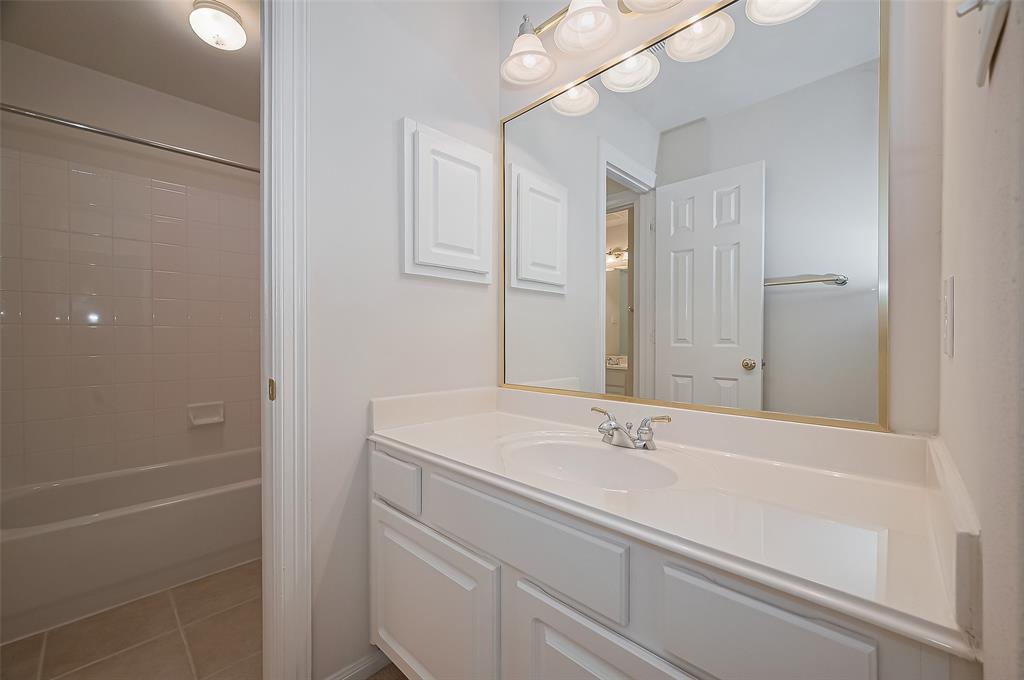 2105 Sentore Court, Pearland, Texas image 43
