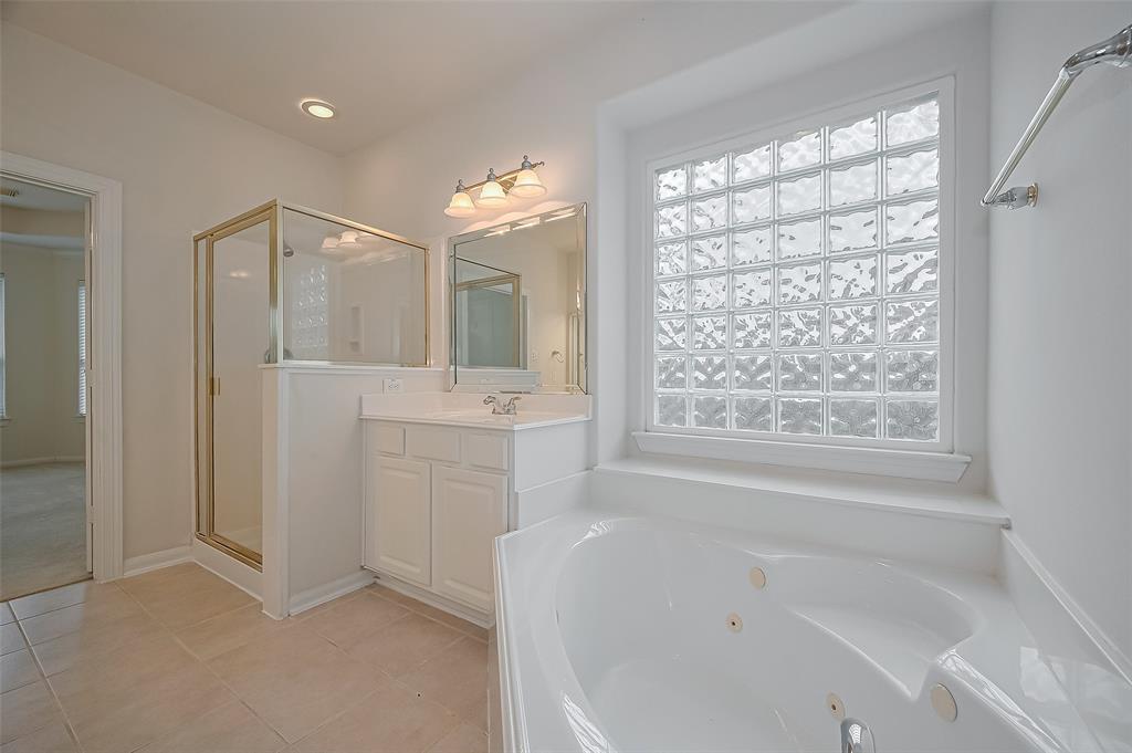 2105 Sentore Court, Pearland, Texas image 30