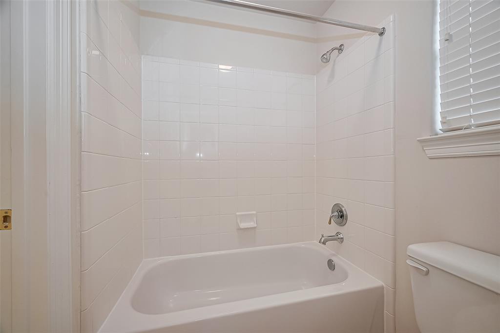 2105 Sentore Court, Pearland, Texas image 44