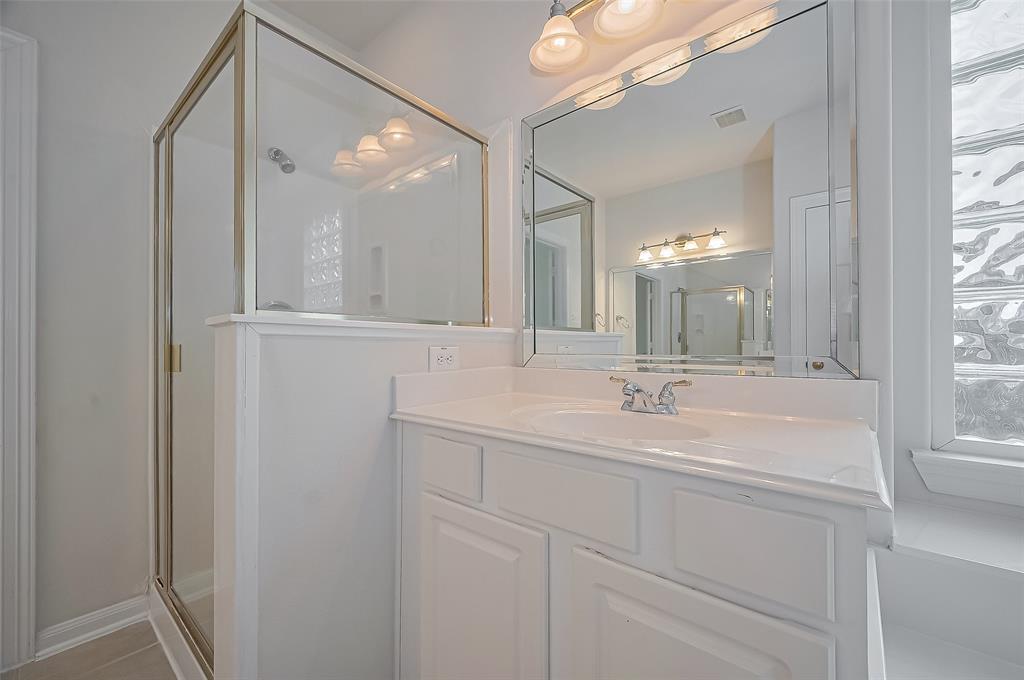 2105 Sentore Court, Pearland, Texas image 34