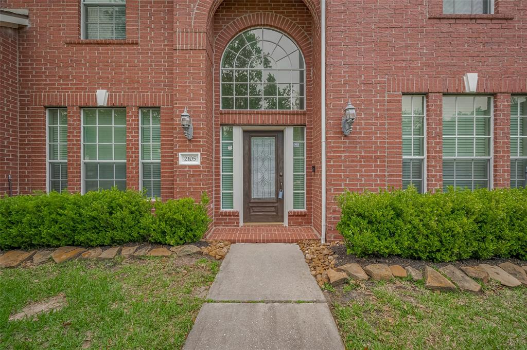 2105 Sentore Court, Pearland, Texas image 4