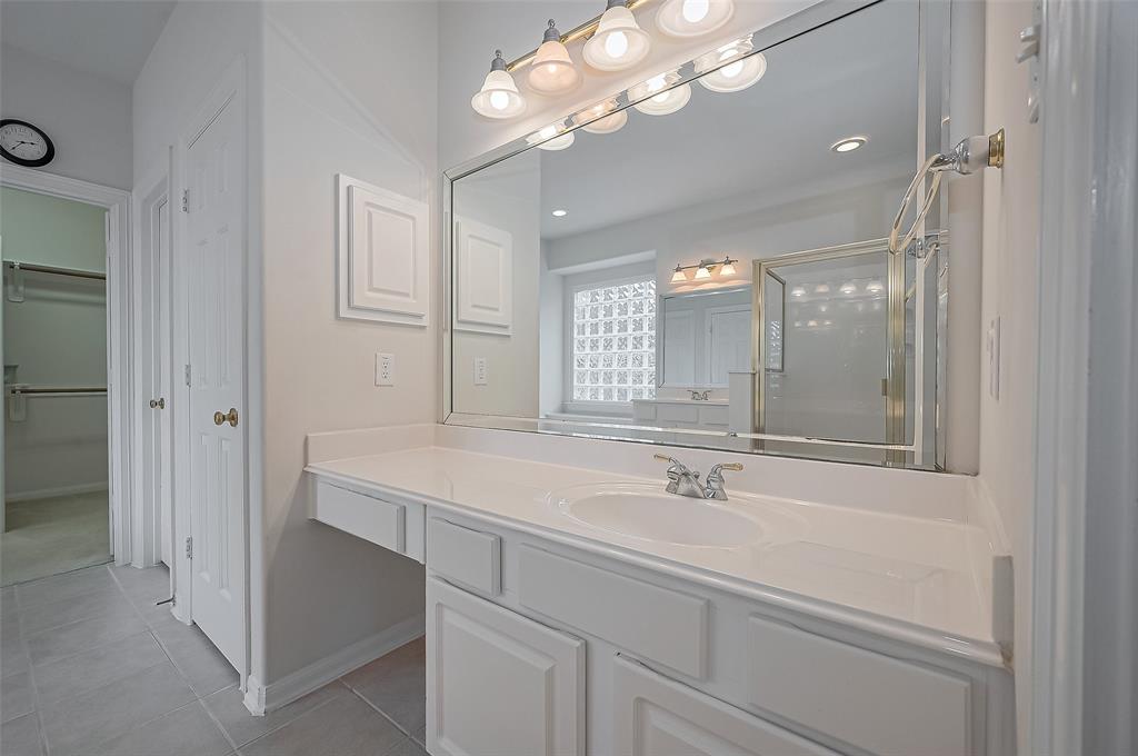 2105 Sentore Court, Pearland, Texas image 32