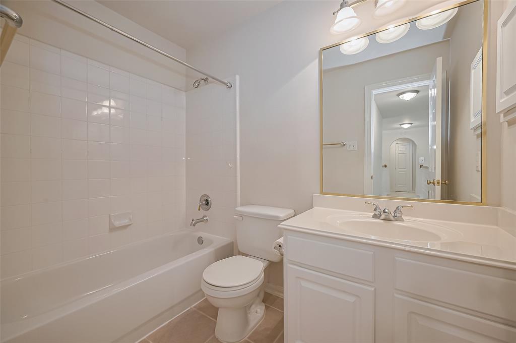 2105 Sentore Court, Pearland, Texas image 40