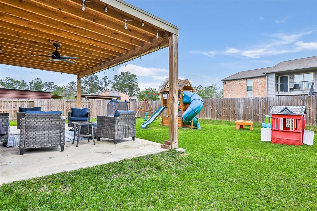 320 Carlos Leal Drive, Dayton, Texas image 9