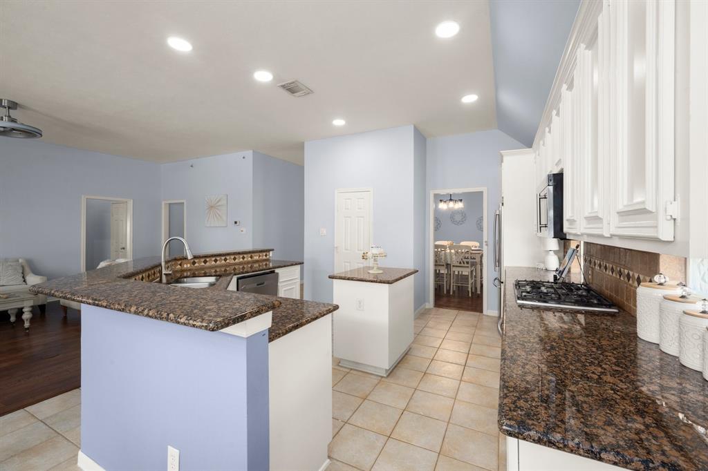 11722 Gray Forest Trail, Tomball, Texas image 10