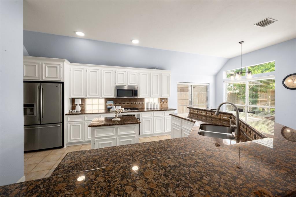 11722 Gray Forest Trail, Tomball, Texas image 12
