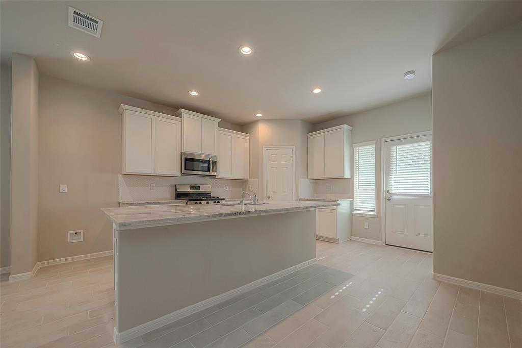 10123 Gold Finch Run, Magnolia, Texas image 8
