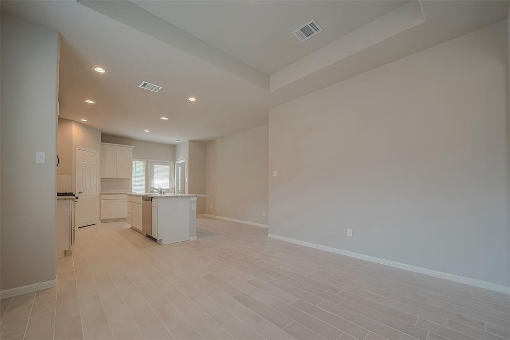 10123 Gold Finch Run, Magnolia, Texas image 5