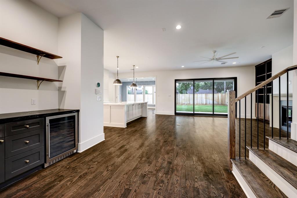 1701 Chantilly Lane, Houston, Texas image 8