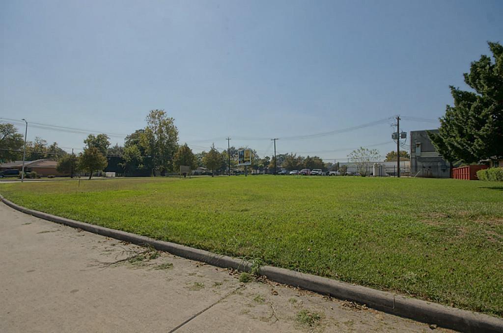 Crosstimbers Street, Houston, Texas image 6