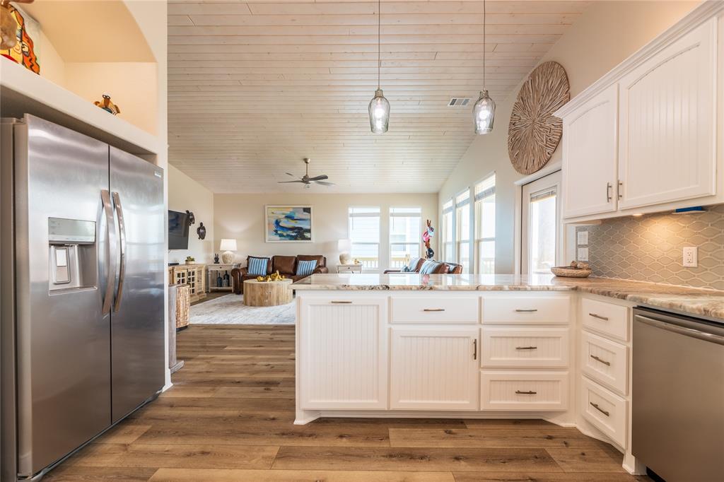 778 Wommack Dr Dr, Crystal Beach, Texas image 12