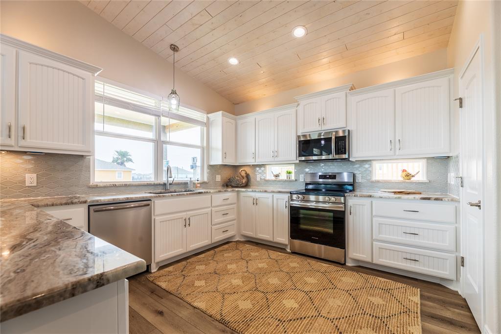 778 Wommack Dr Dr, Crystal Beach, Texas image 10