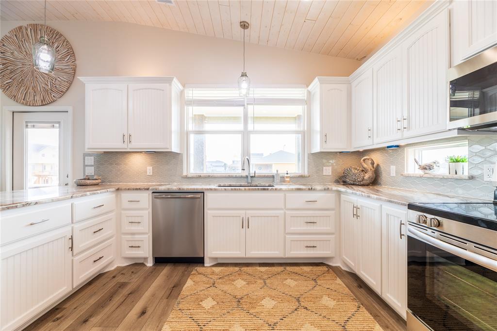 778 Wommack Dr Dr, Crystal Beach, Texas image 11