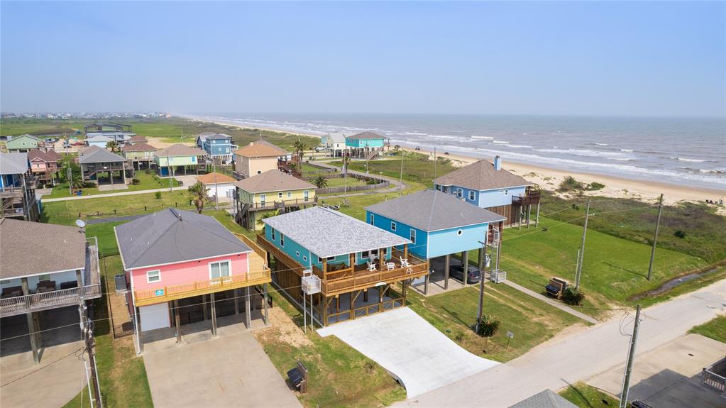 778 Wommack Dr Dr, Crystal Beach, Texas image 3