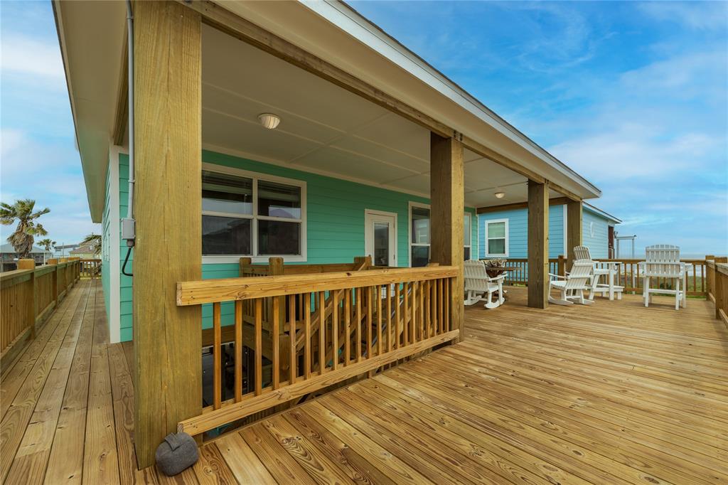 778 Wommack Dr Dr, Crystal Beach, Texas image 2