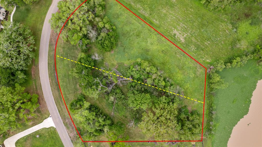21702 Chenango Lake Drive, Angleton, Texas image 13