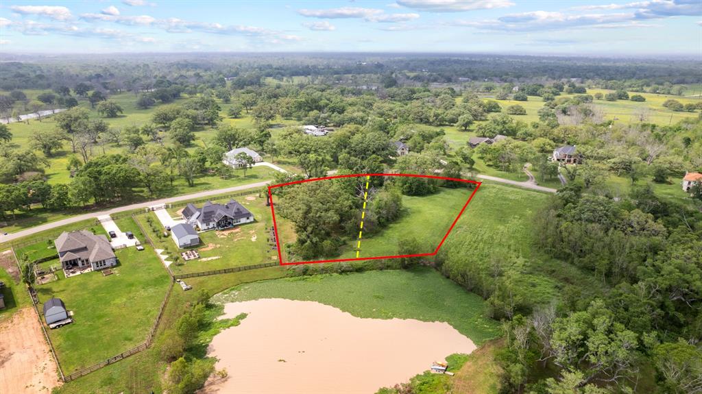 21702 Chenango Lake Drive, Angleton, Texas image 6