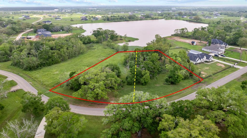 21702 Chenango Lake Drive, Angleton, Texas image 10