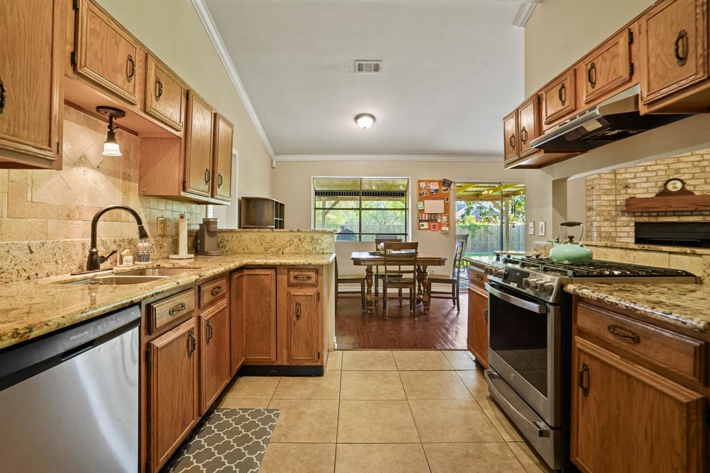 5506 Alpine Heights, Porter, Texas image 7