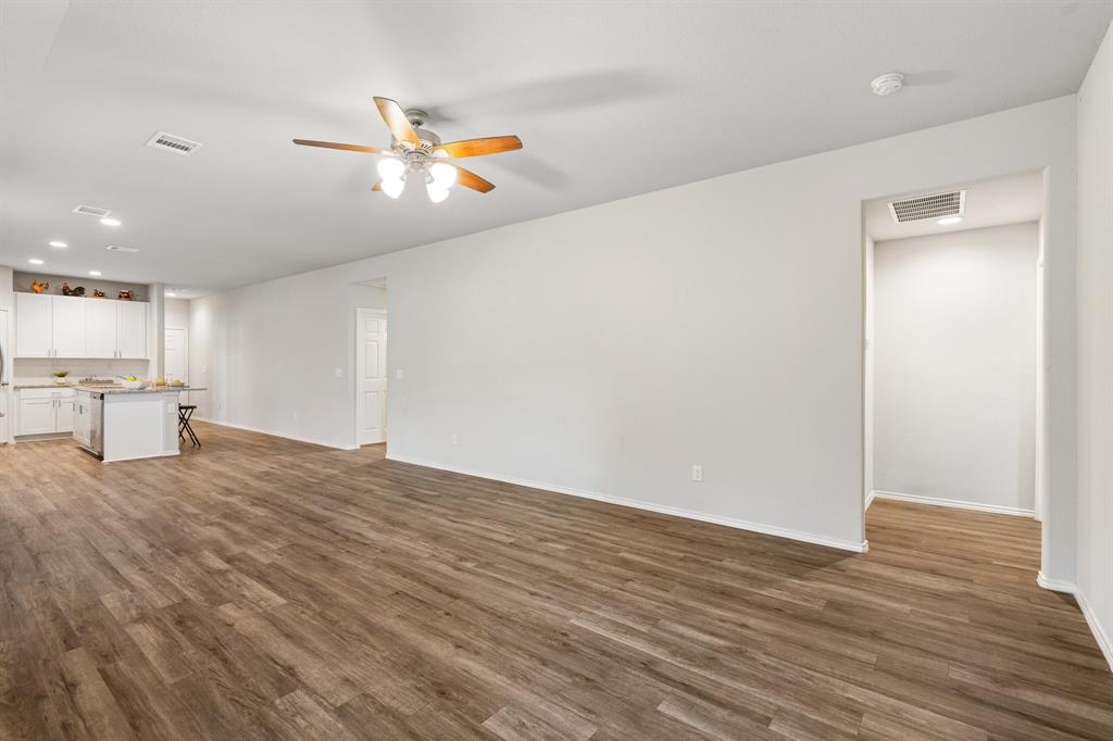 194 Bellewood Manor Drive, Magnolia, Texas image 18