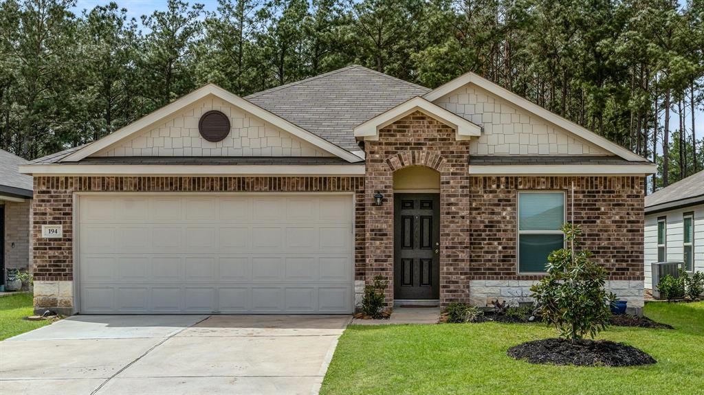 194 Bellewood Manor Drive, Magnolia, Texas image 1
