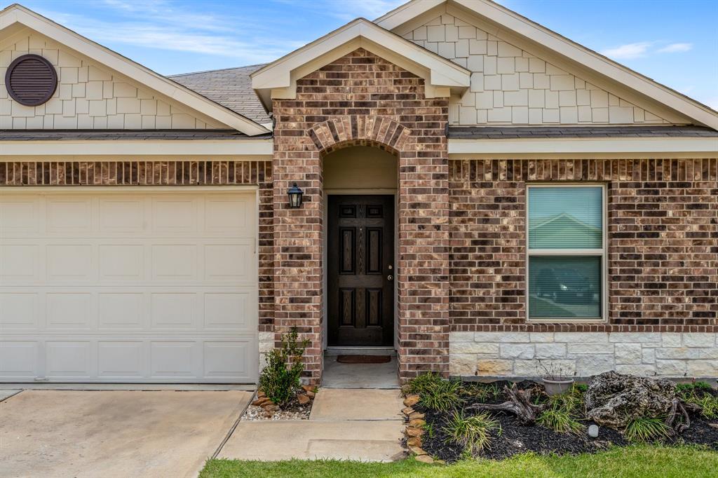 194 Bellewood Manor Drive, Magnolia, Texas image 3