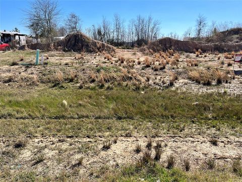Vacant Land For Sale - 696 Road 5701<br/> Cleveland, TX 77327