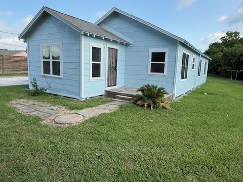 Photo of 4822 W Cedar Bayou Lynchburg Road, Baytown, TX 77521 (MLS # 65483248)