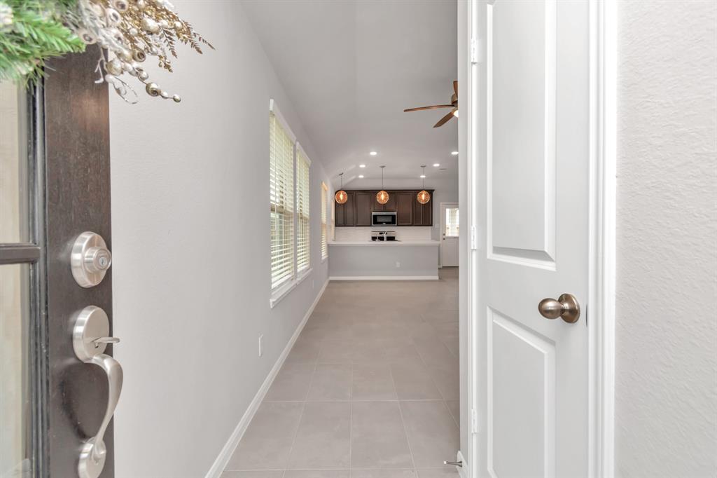 19592 Stripe Hill Bend